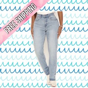 NWT Fashion Nova - “Give Me Straight Talk High Rise Jeans” - Vintage Blue Wash